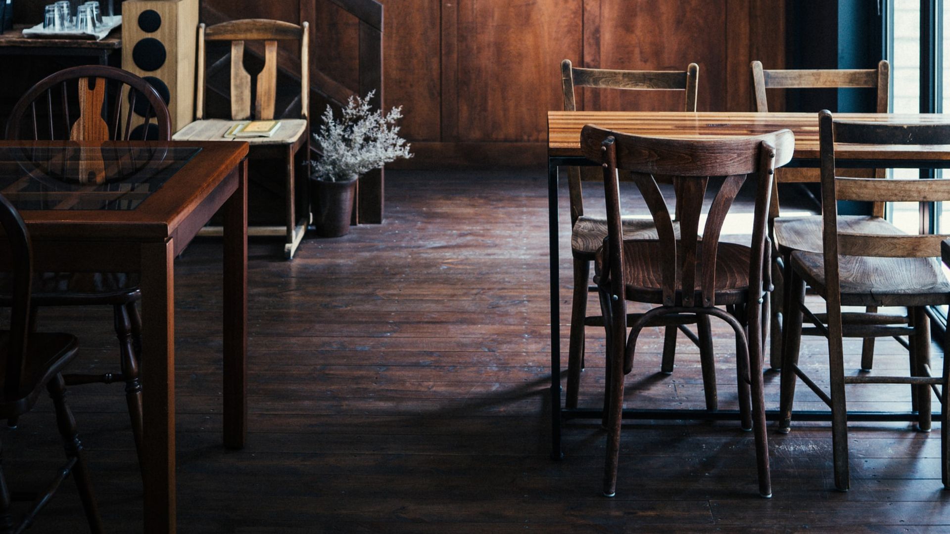 photo-1533630654593-b222d5d44449.jpeg photo-1533630654593-b222d5d44449.jpeg